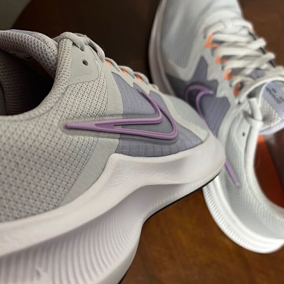 🔥🔥 NIKE DOWNSHIFTER 11 Women’s Running Shoes - PERFECT No flaws - Women Sz 10 - Picture 9 of 11